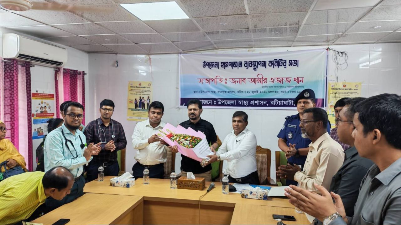 বটিয়াঘাটায় এমপি আমীর এজাজ খানকে সংবর্ধনা, মুক্তিযোদ্ধা ও হাসপাতালের জন্য বিভিন্ন সহায়তার ঘোষণা