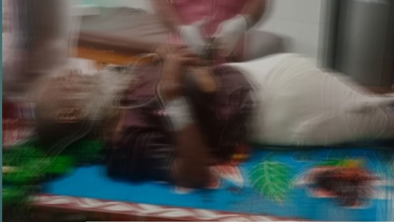  জাজিরায় বাসের চাপায় বৃদ্ধ হকার আহত, ঢাকা মেডিকেলে প্রেরন।