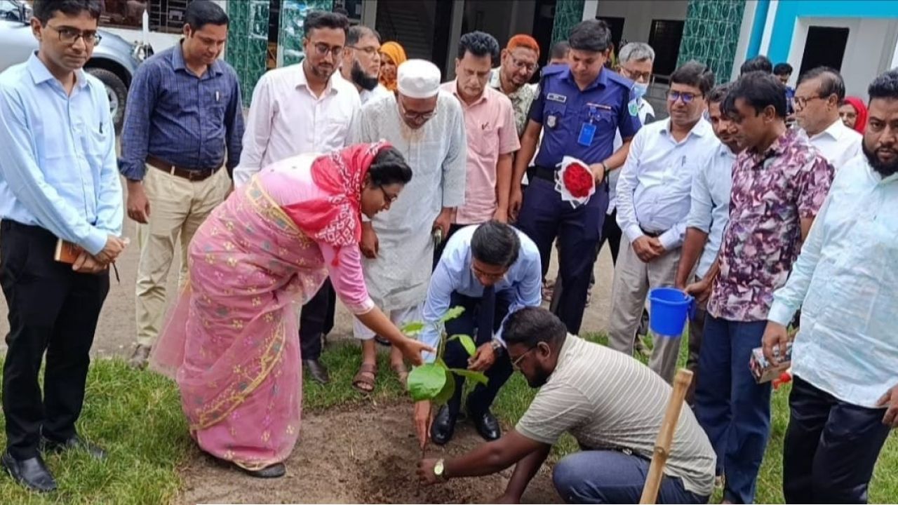 বগুড়া জেলা প্রশাসক তৌফিকুর রহমানের নন্দীগ্রাম পরিদর্শন ও বিভিন্ন কর্মসূচিতে অংশগ্রহণ  