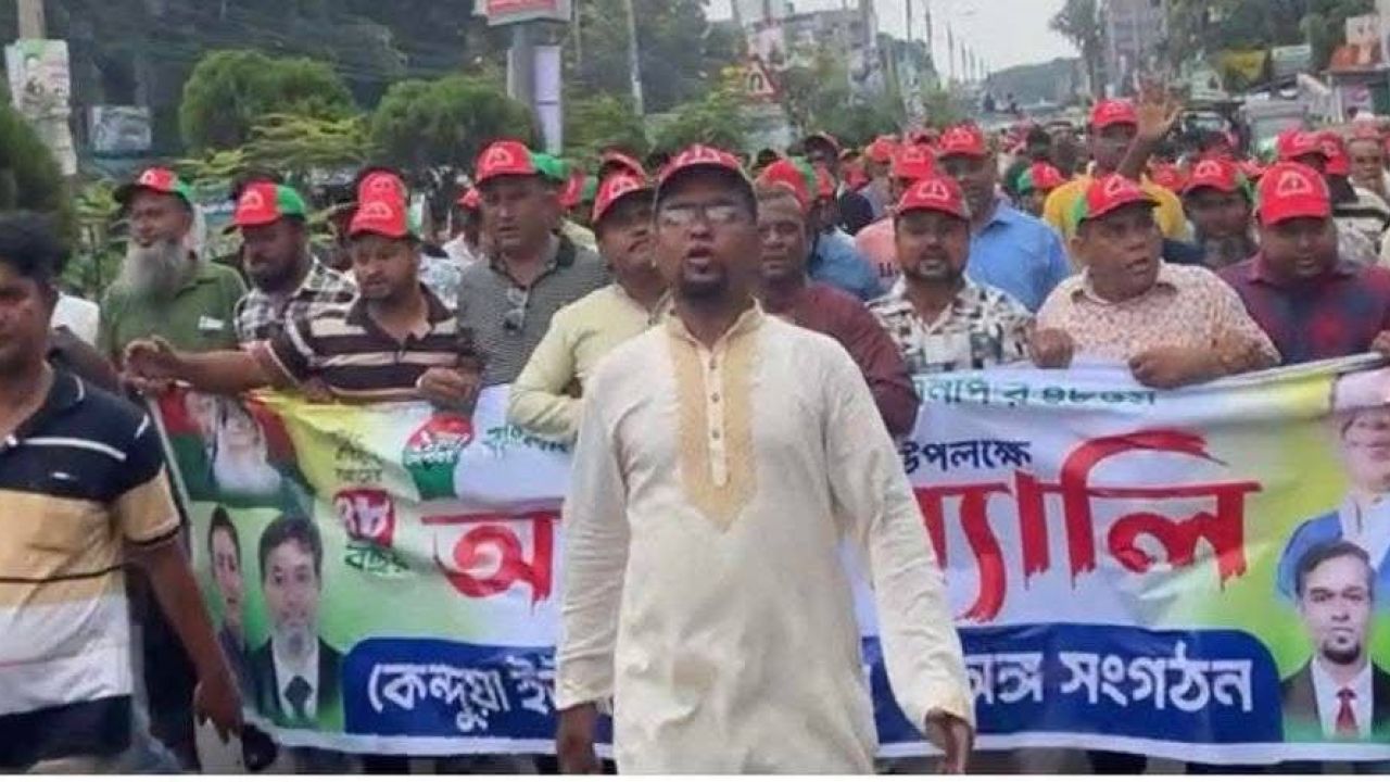 একটি দল নির্বাচনে হেরে তারেক রহমানের কাজে ঈর্ষান্বিত হয়ে রাজপথে পাগলের প্রলাপ বকছে - এমপি খোকন তালুকদার 