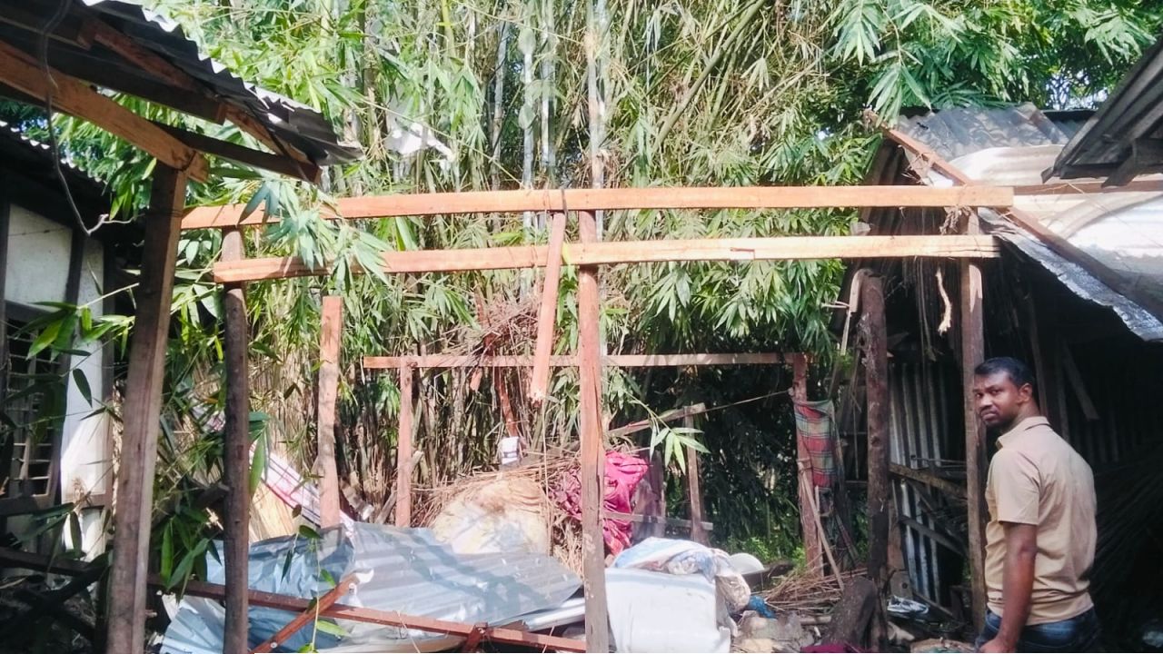 জাজিরায় রান্নাঘরে ককটেল বিস্ফোরণ, গৃহবধূ গুরুতর আহত